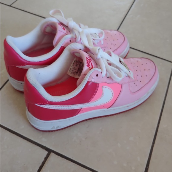 Nike Shoes - Pink Nike Air Force XXV low 1’s